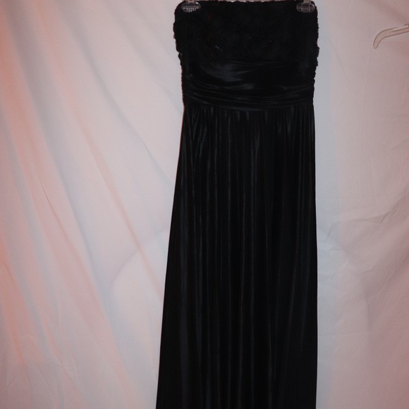 Black Ball gown - Picture 1 of 3